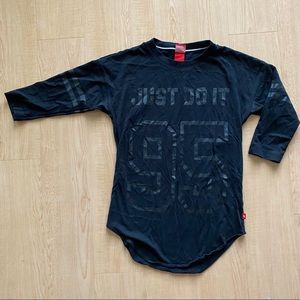 Nike 3/4 sleeve workout / athleisure shirt